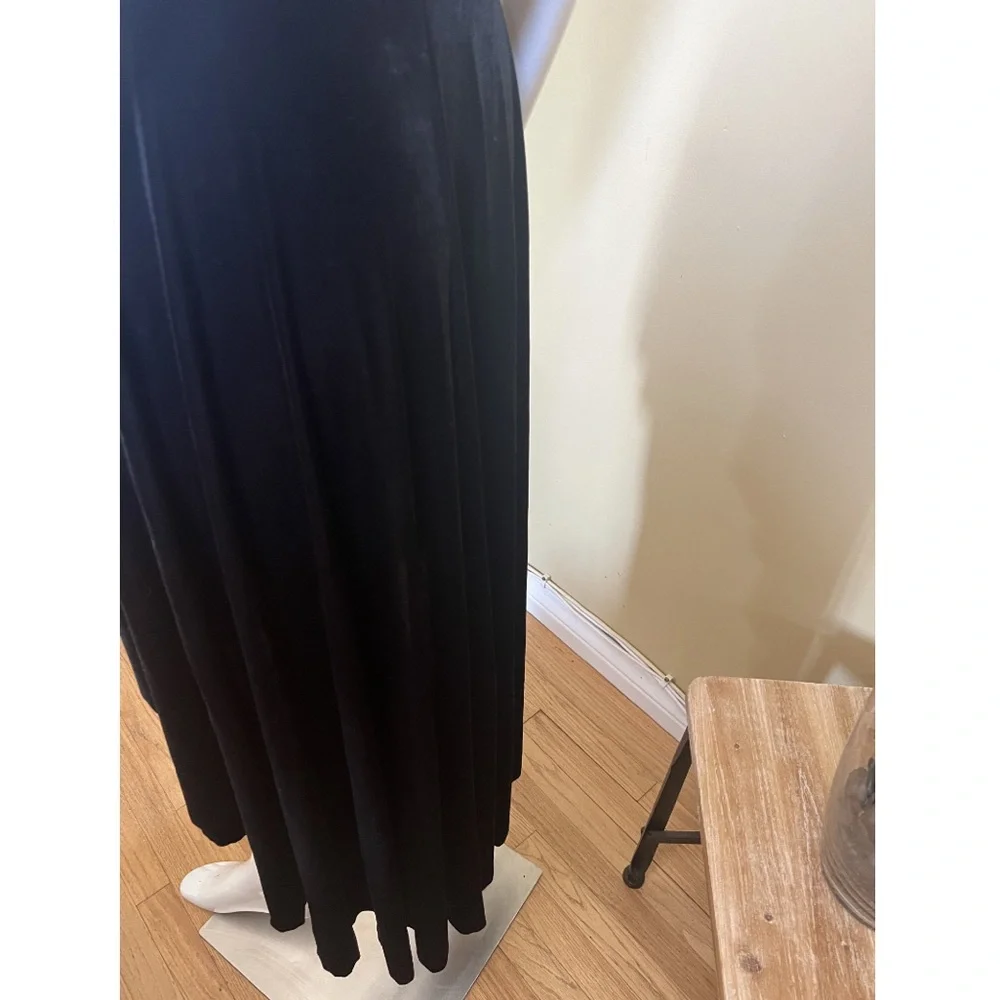 NWT Love Me Black Velvet High-Low Elegant Dress SZ XS🖤 - Picture 6 of 8